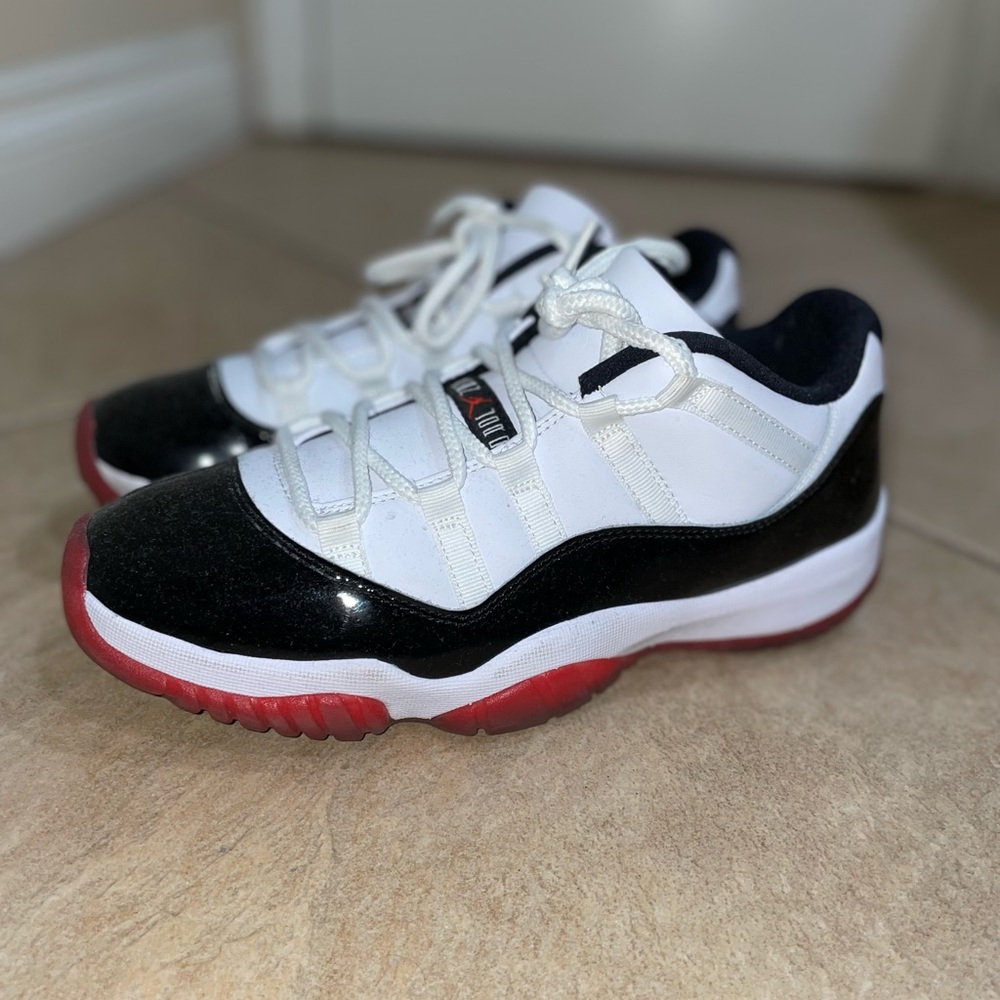 Air Jordan 11 Retro Low Concord Bred
